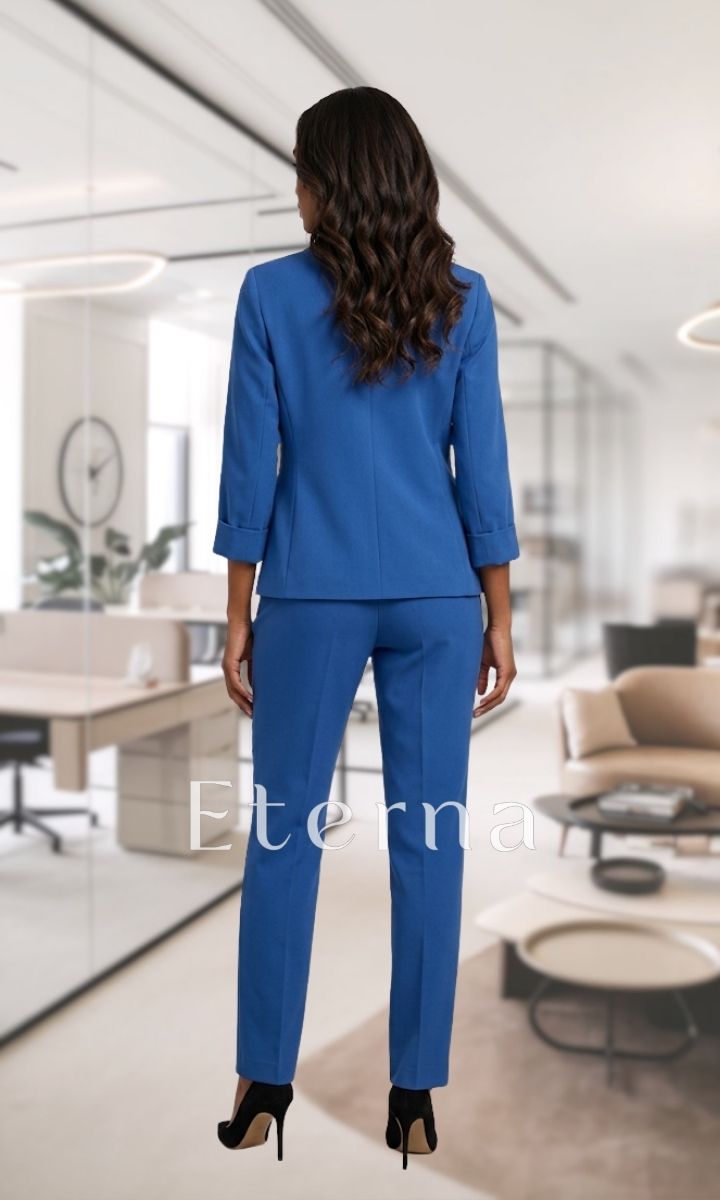 SUIT557