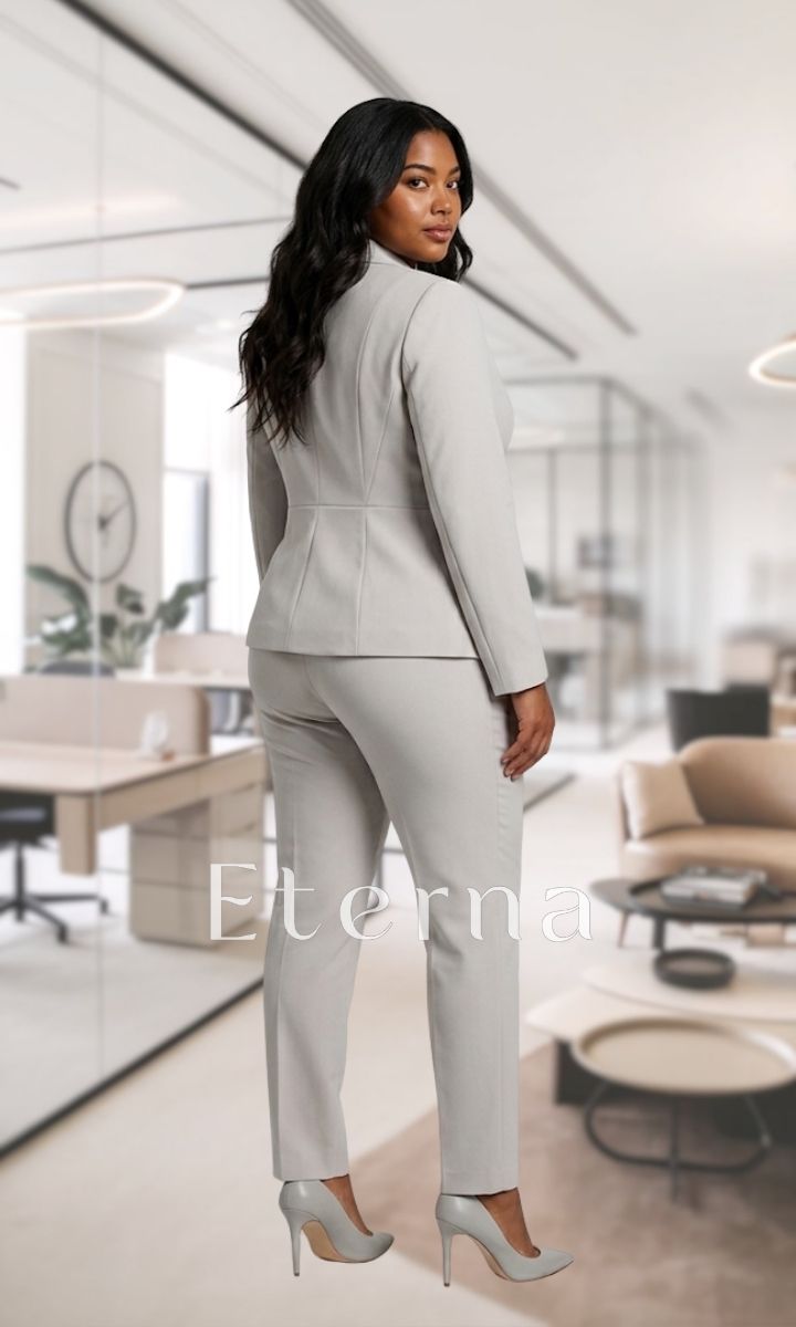SUIT570